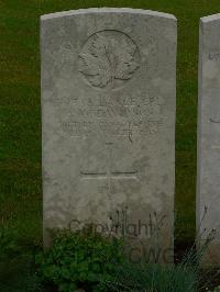 Etaples Military Cemetery - Davidson, A W